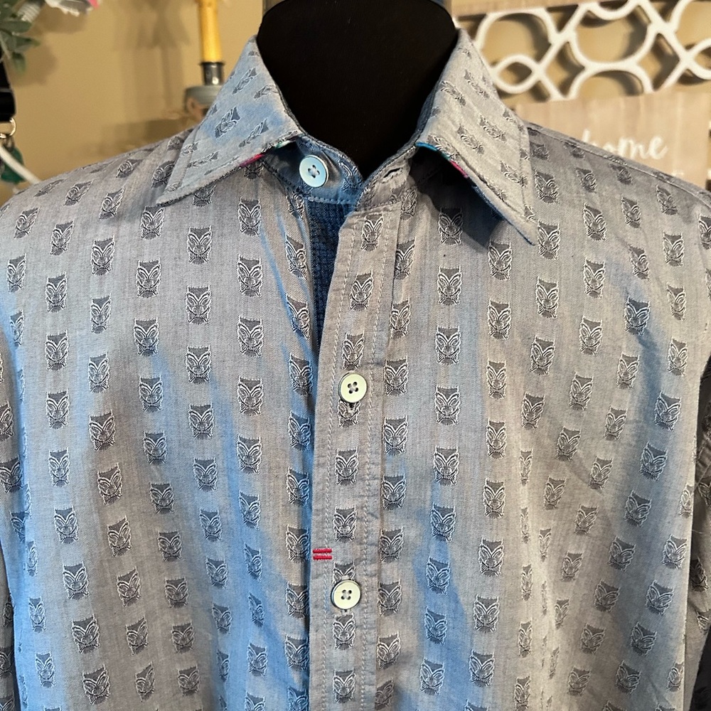Men’s Robert Graham long-sleeved shirt size large